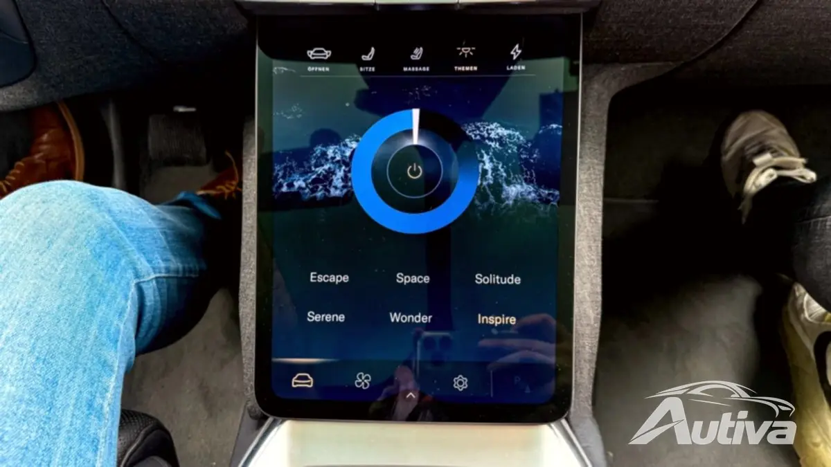 Alt ekran Lucid Air'de daha fazla özelliğe sahiptir.