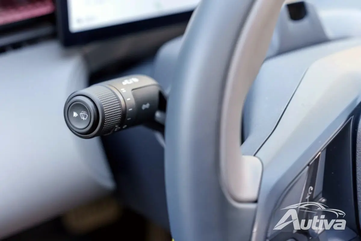 Lynk & Co 02 レビュー Lynk & Co 02 レビュー