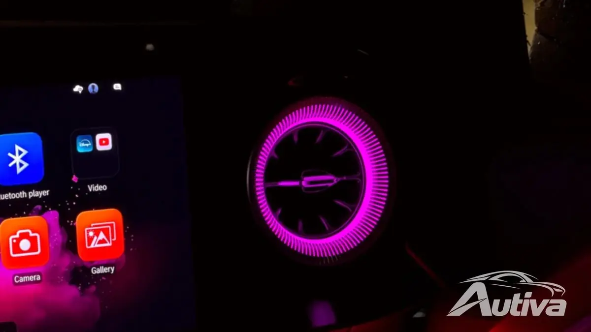 Mercedes GLB passagiersdisplay en ventilatieopeningen