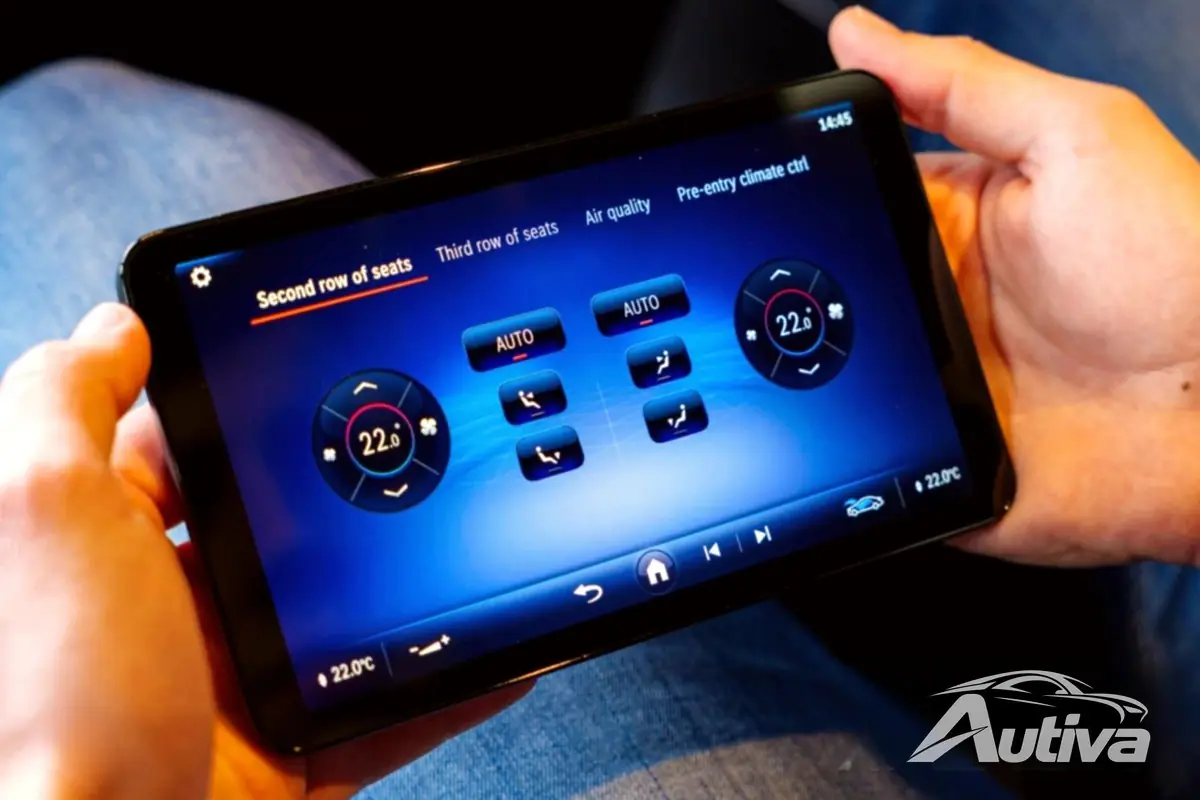 후면 태블릿 컨트롤은 EQS SUV 580 주변의 모든 기능을 제어합니다.