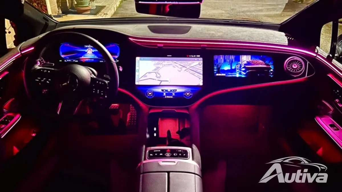 EQE'nin iç kısmı modern ve ileri teknolojidir.