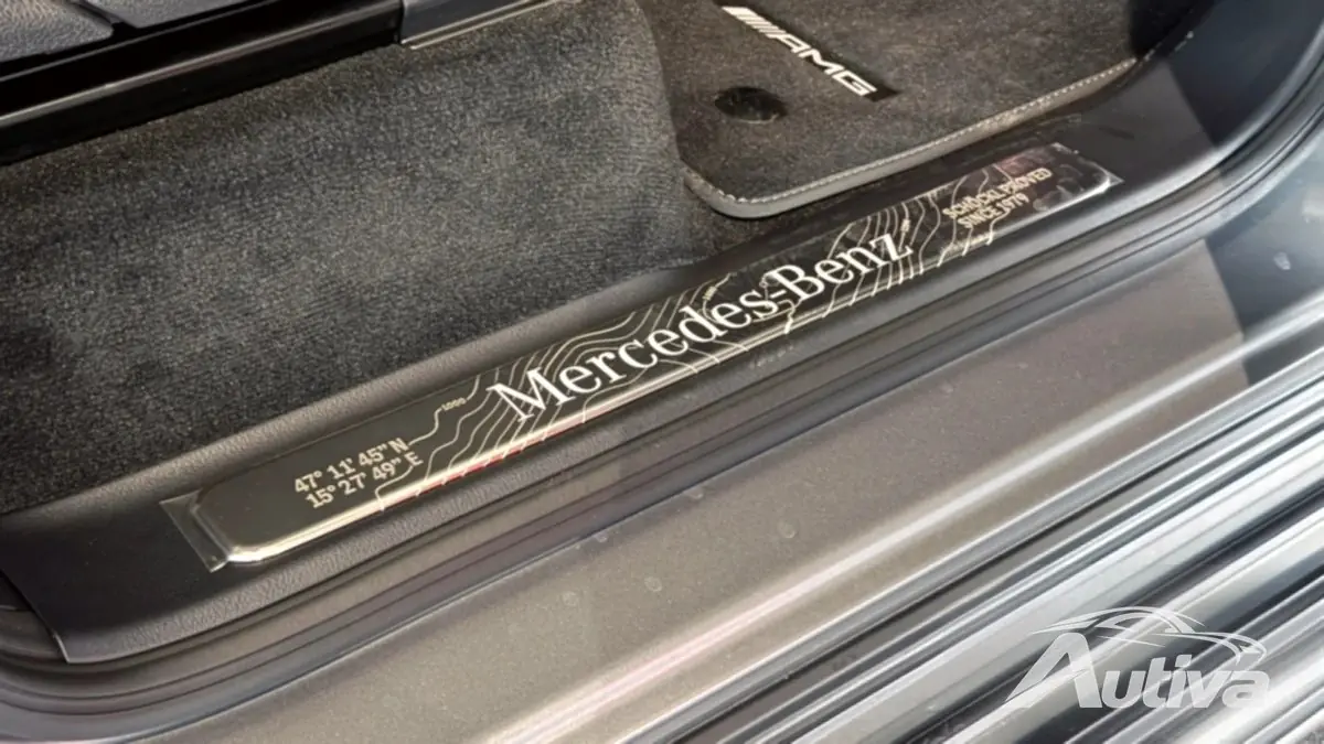 При желании вы можете избавиться от синих акцентов.