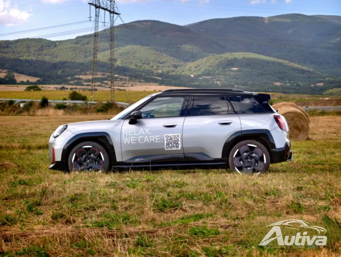 Perfil lateral MINI Aceman JCW E