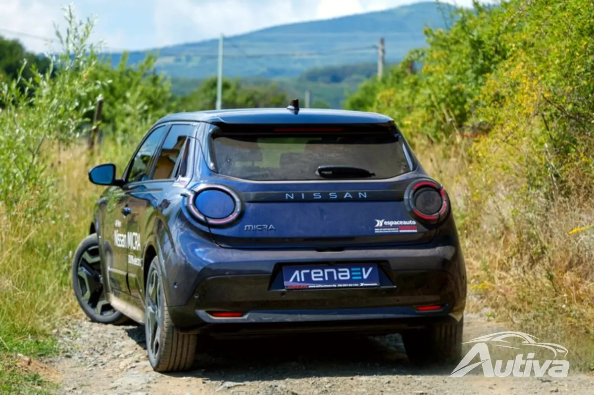 Parte posteriore della Nissan Micra EV