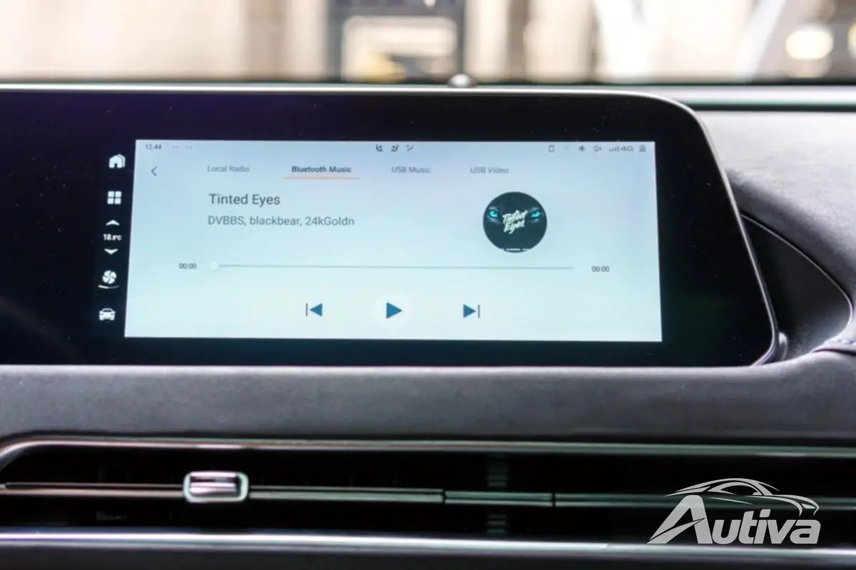 온보드에는 Apple Car Play가 없습니다.
