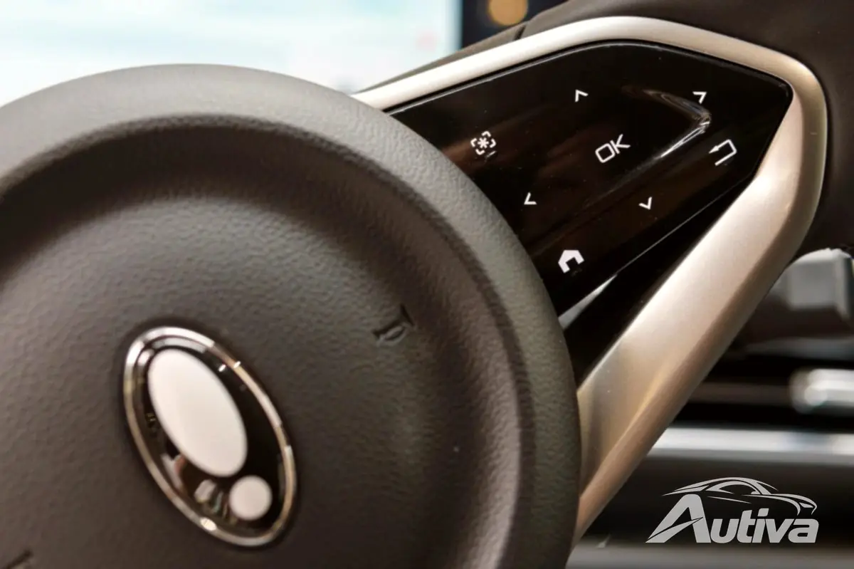 Кнопки могут работать не очень хорошо, но, по крайней мере, две из них вы сможете настроить по своему вкусу.
