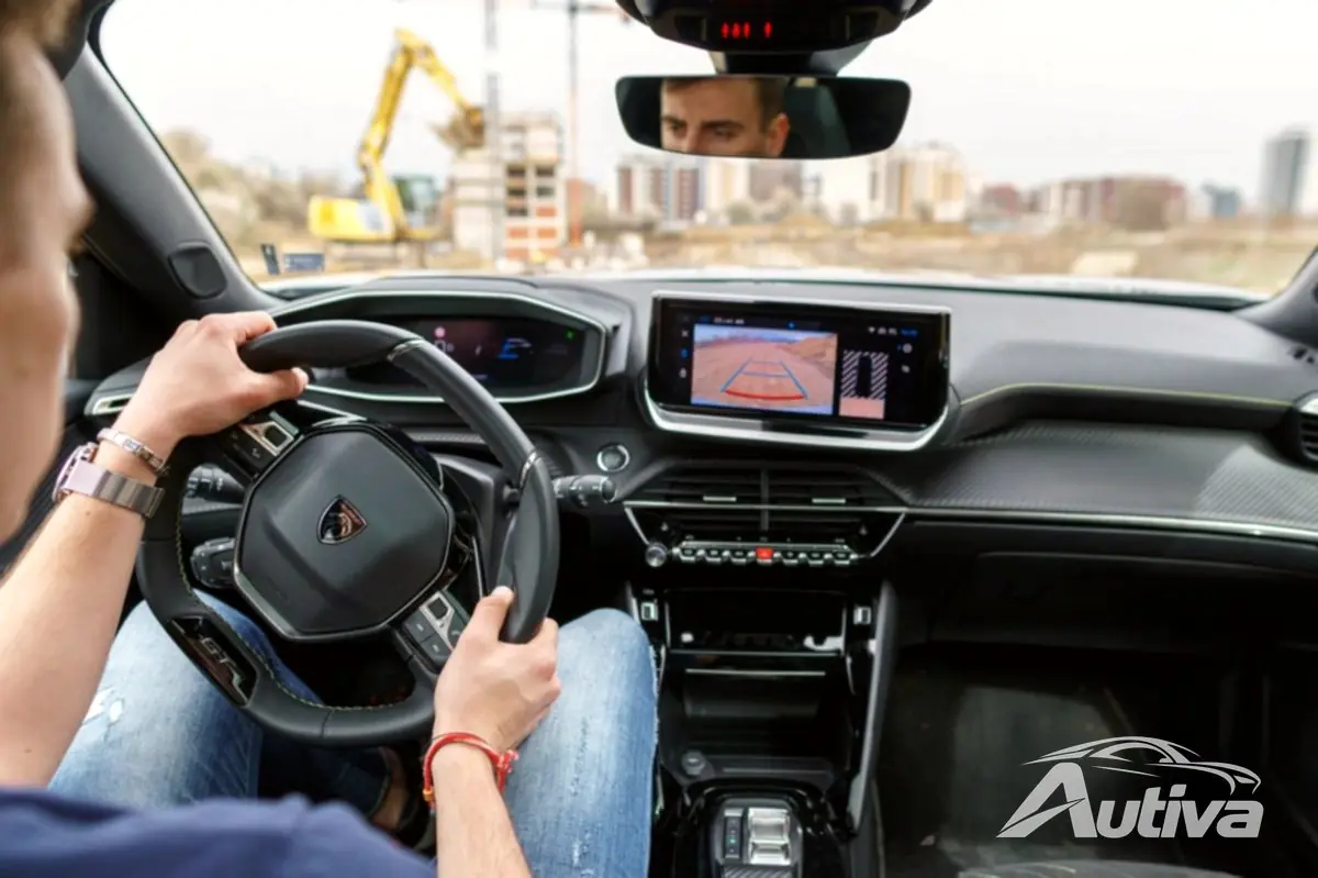 プジョー E-2008 フェイスリフトのレビュー プジョー E-2008 フェイスリフトのレビュー
