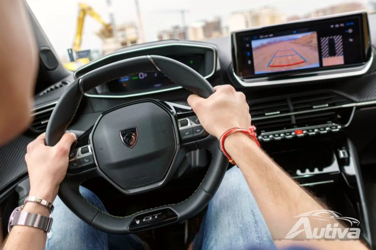 Peugeot e-2008 Facelift revisado: todos os novos recursos e impressões 9