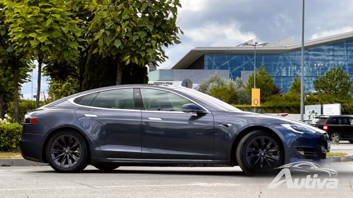 Das Model S hat einige feine Details an der Seite, aber nichts ist zu auffällig oder übergestylt.