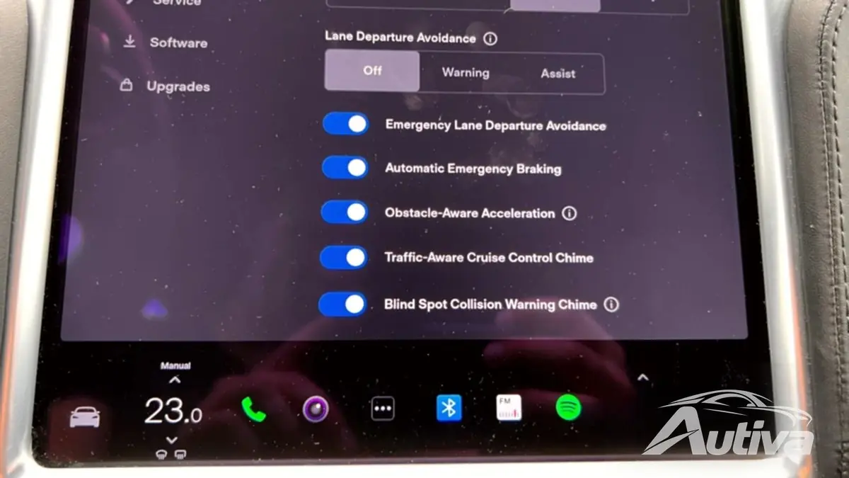 L'écran d'affichage central contrôle la majorité des options de la Model S.