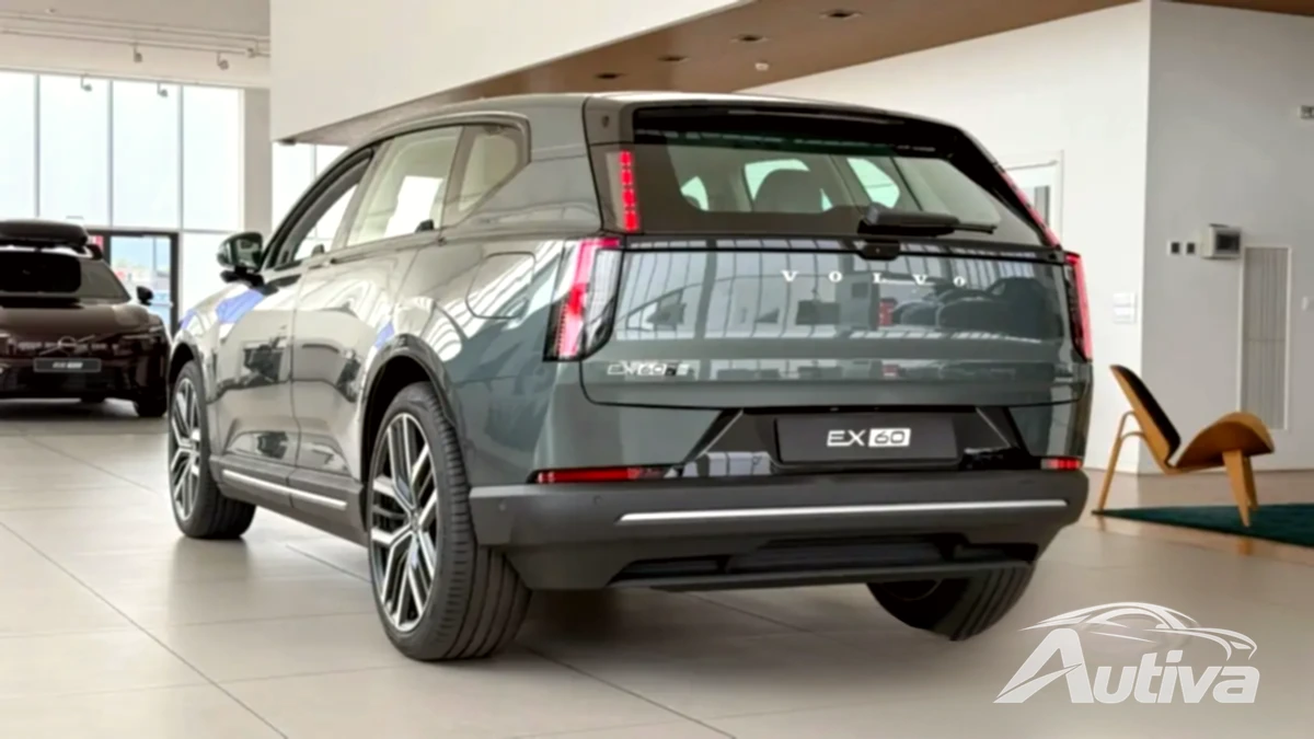 Volvo EX60 P10 AWD: обзор салона, дизайна и характеристик