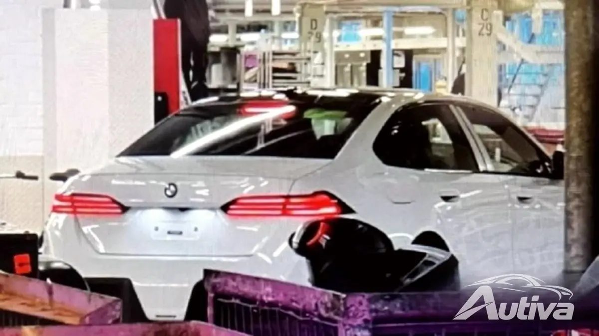 새로운 BMW i5의 첫 번째 이미지가 유출되었습니다. 새로운 BMW i5의 첫 번째 이미지가 유출되었습니다.