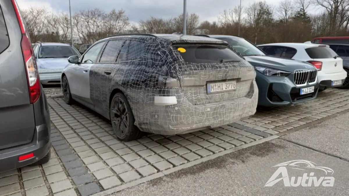 Presunta BMW i5 Touring