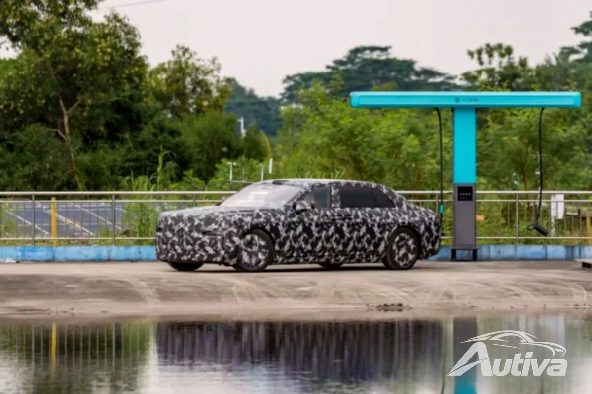 BYD Yangwang ''Hu'' のスパイショットをさらに見る