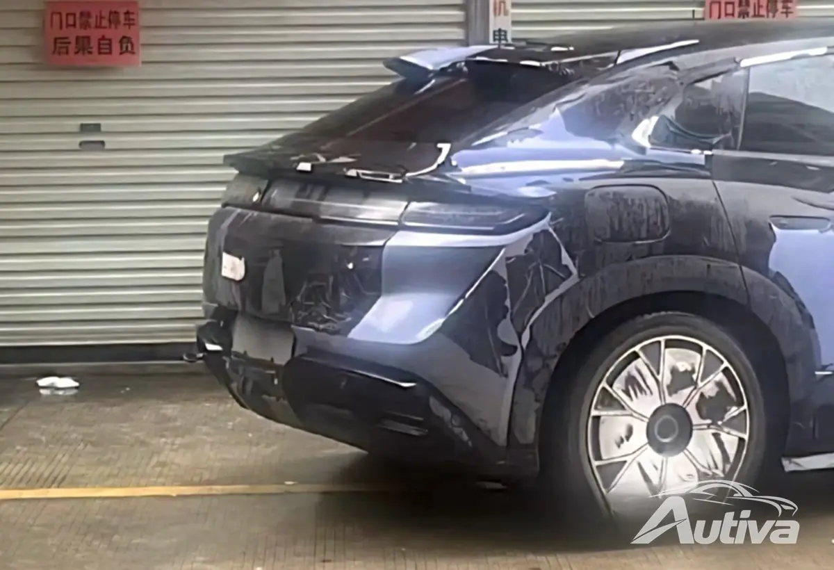 Spyshots van een Yangwang U7 GT met 1.300 pk die er misschien nooit zal zijn Spyshots van een Yangwang U7 GT met 1.300 pk die er misschien nooit zal zijn