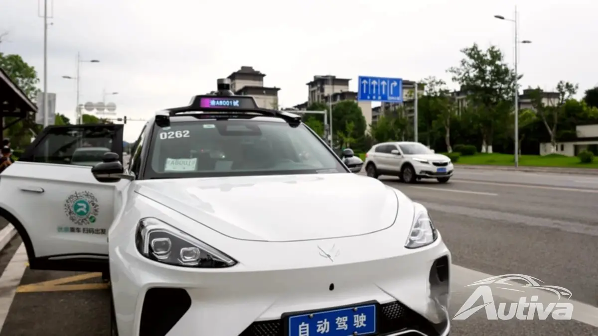 Çin neden yeni elektrikli robotaksileri frenledi? Çin neden yeni elektrikli robotaksileri frenledi?