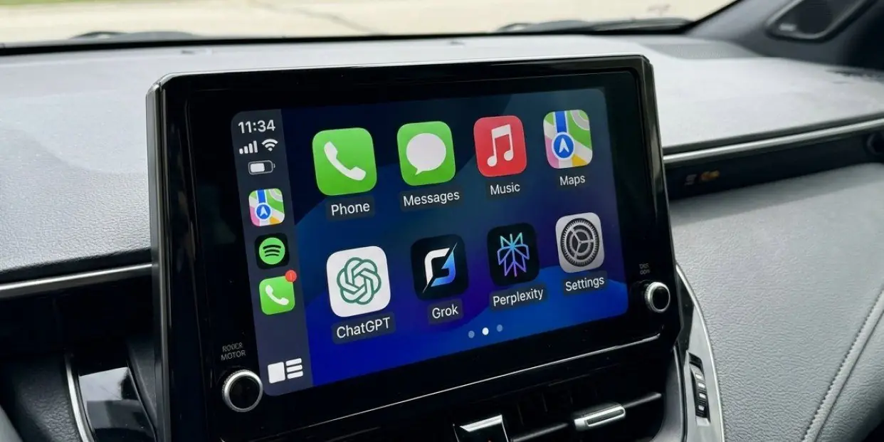 Grok が飛躍: ChatGPT および Perplexity とともに CarPlay で利用可能になりました