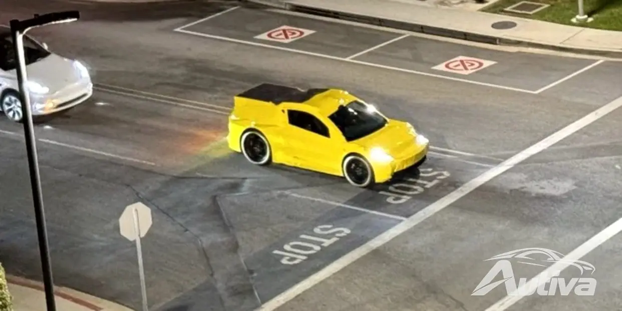 Tesla Robotaxi besichtigt das Warner Bros.-Gelände vor dem Start am 10. Oktober