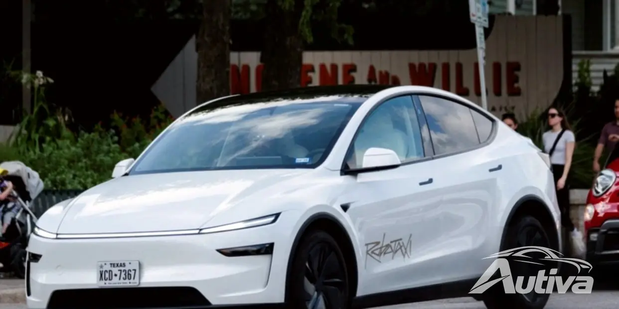 Tesla Robotaxis kryssar Austin Streets utan mänsklig monitor