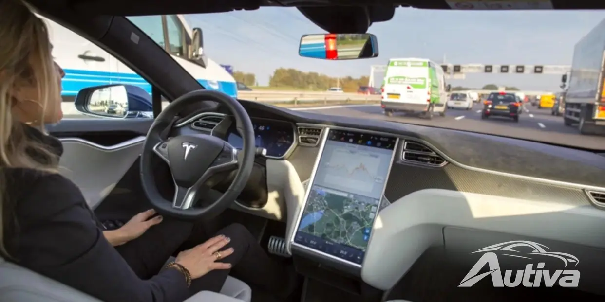 Le ambizioni di guida autonoma di Tesla sono bloccate da ostacoli normativi e vicoli ciechi nelle licenze