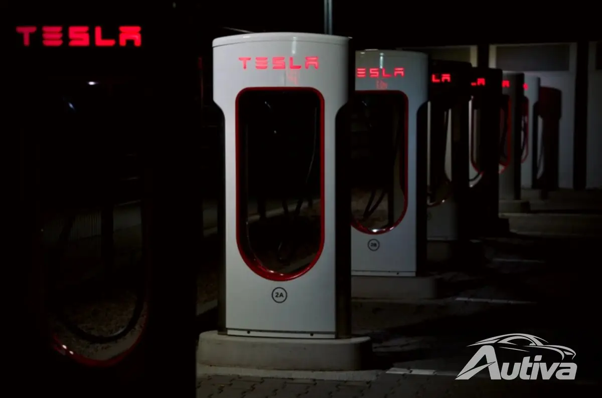 Toyota e Lexus são as marcas mais recentes a adotar o conector NACS da Tesla na América do Norte