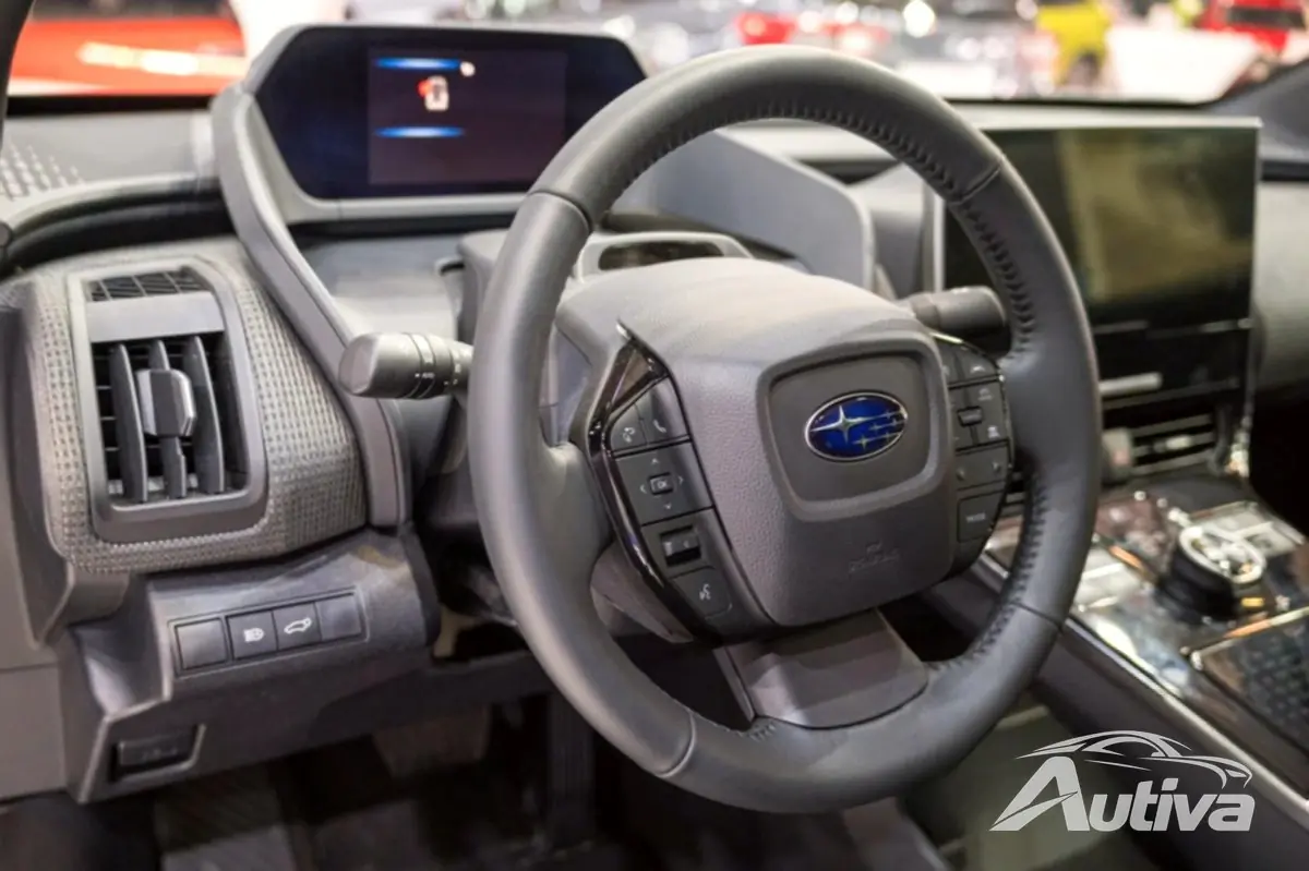 Interior do Subaru Solterra