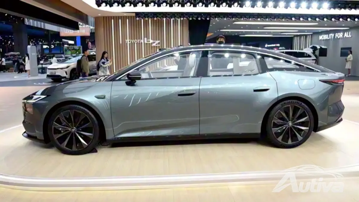 Le Toyota bZ7 fait ses débuts en Chine avec la technologie intelligente Huawei