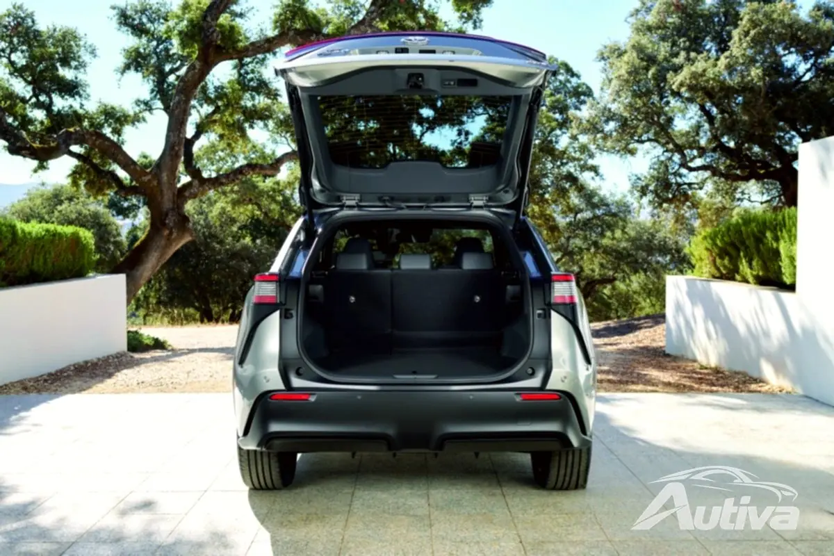 Toyota bZ4X fait ses débuts en tant que premier véhicule électrique spécialement conçu par l'entreprise