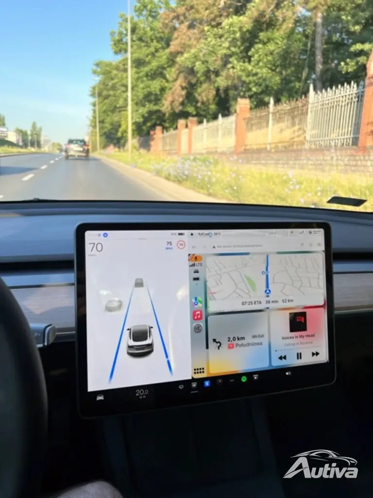 Tesla Android プロジェクトが進行中 - Apple Maps で運転し、Apple Music を聴きながら
