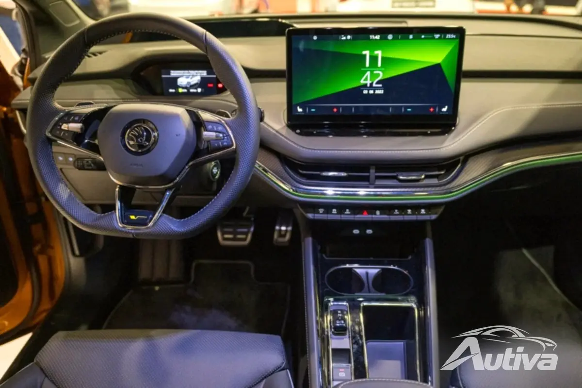 Gli interni della Enyaq Coupe RS sembrano un'auto completamente diversa eppure sono quasi identici Gli interni della Enyaq Coupe RS sembrano un'auto completamente diversa eppure sono quasi identici